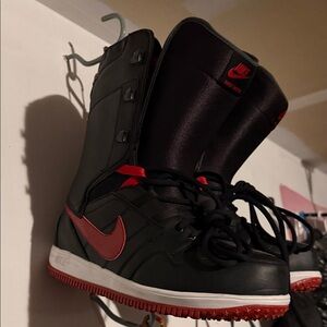 Nike Black and Red Vapen Snow Boarding Boots